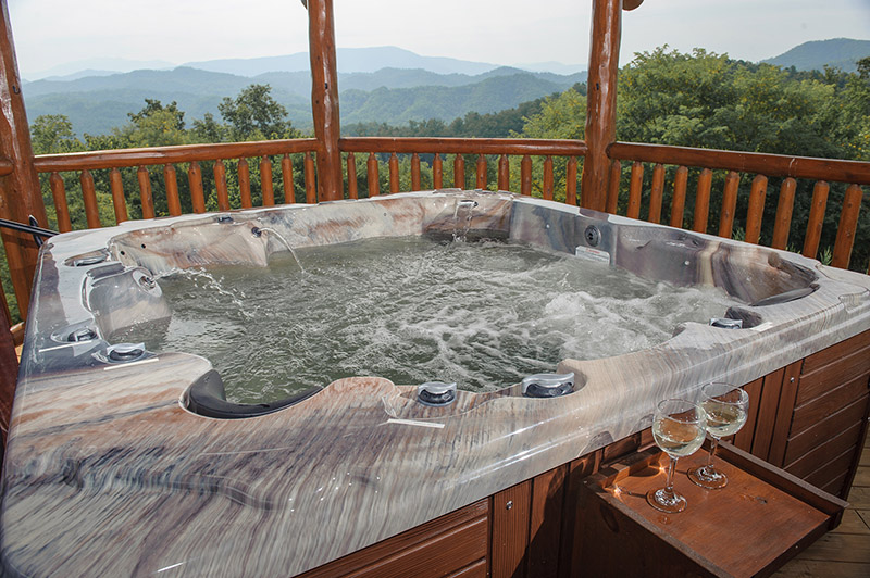 Pigeon Forge VRBO hot tub